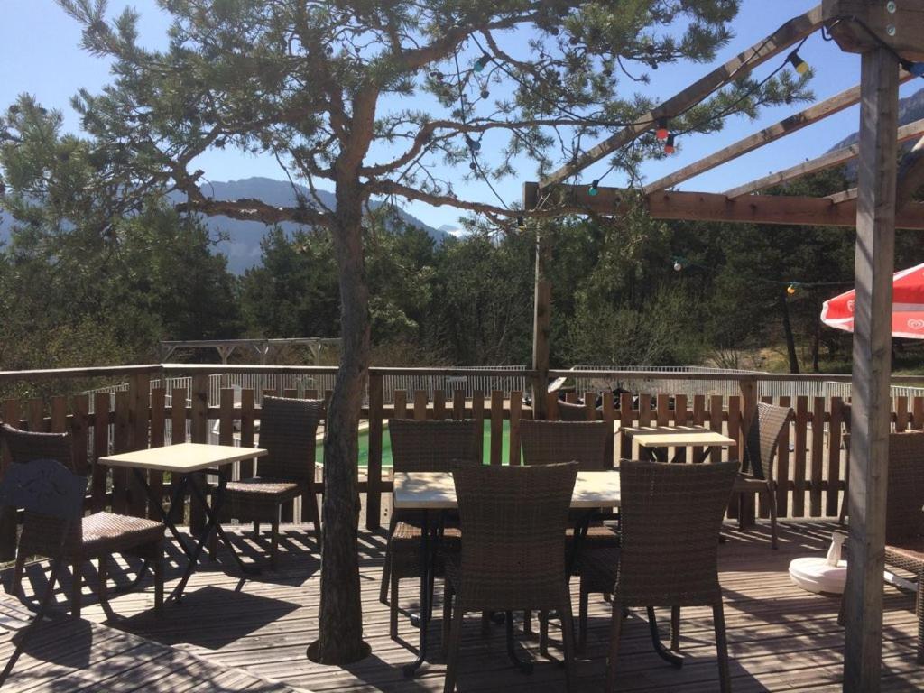 Hôtel Camping La Chabannerie à Saint-Martin-de-Clelles Extérieur photo