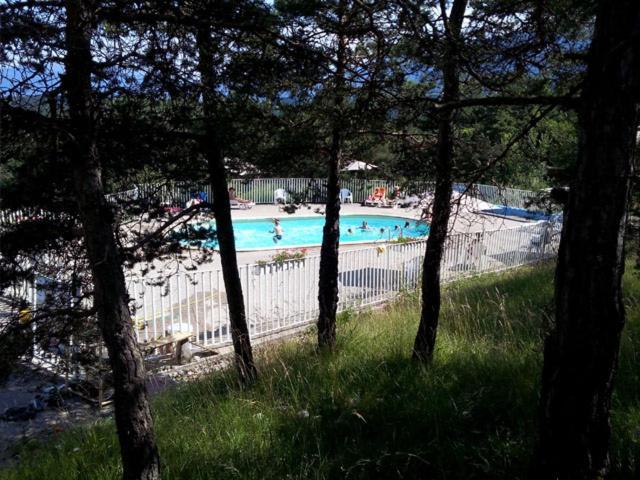 Hôtel Camping La Chabannerie à Saint-Martin-de-Clelles Extérieur photo